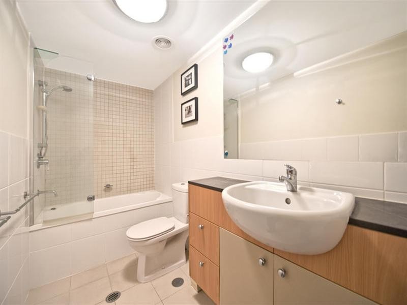 21 Cypress Avenue, Surfers Paradise QLD 4217