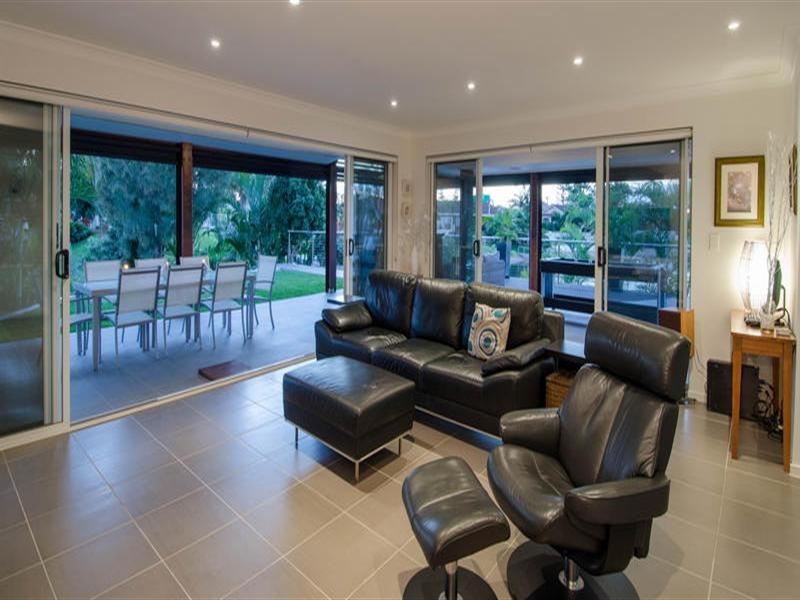 67 Rapallo Avenue, Isle Of Capri QLD 4217