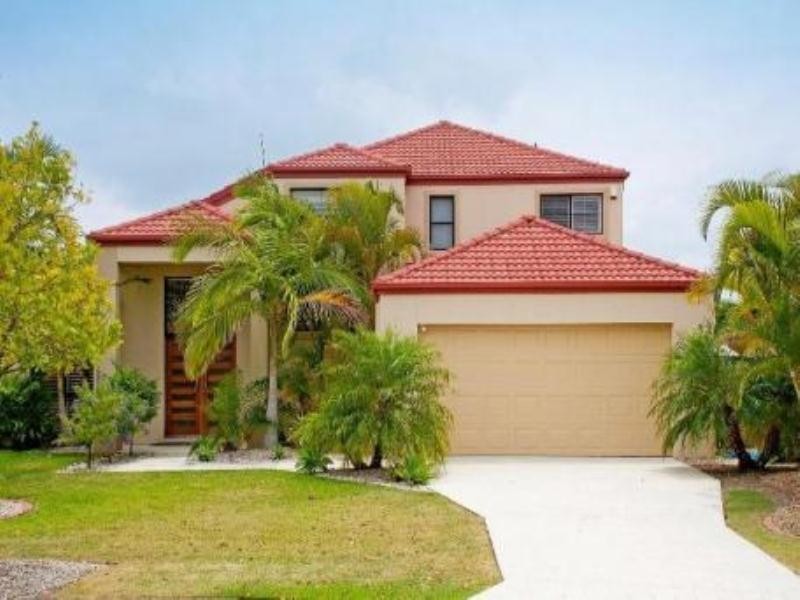 19 Calmwater Crescent, Helensvale QLD 4212