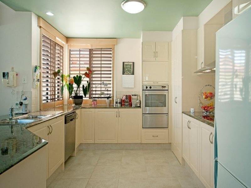 19 Calmwater Crescent, Helensvale QLD 4212