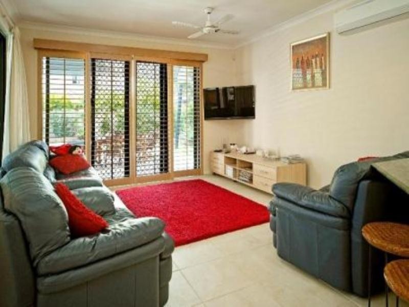 19 Calmwater Crescent, Helensvale QLD 4212