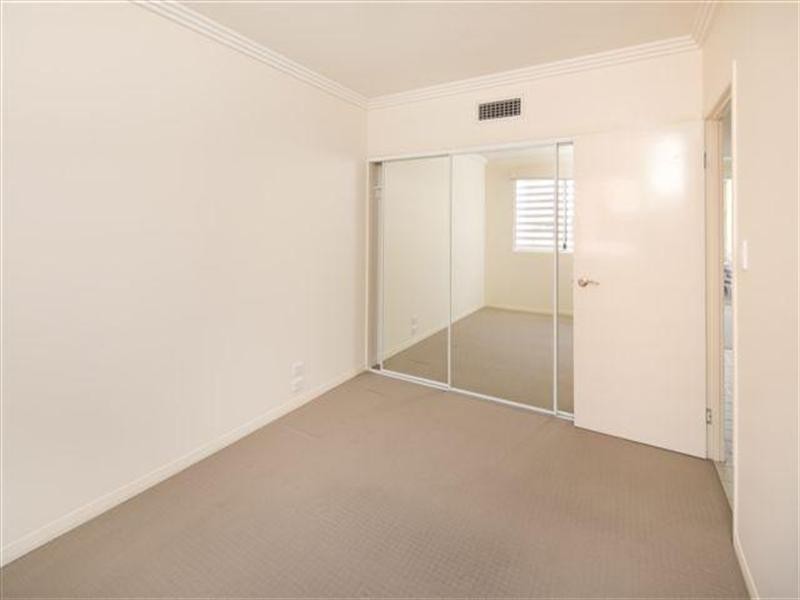 6 Rose Street, Southport QLD 4215