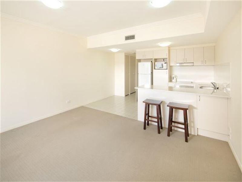 6 Rose Street, Southport QLD 4215