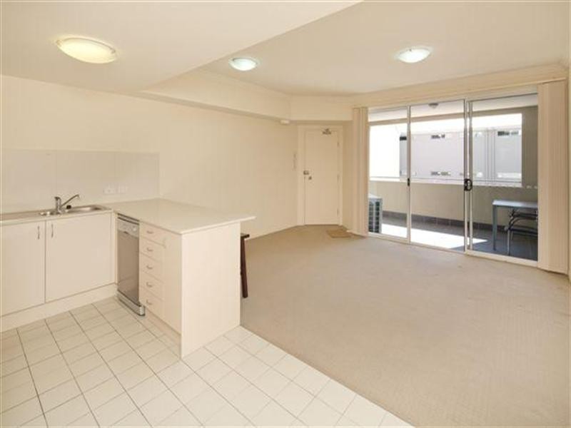 6 Rose Street, Southport QLD 4215