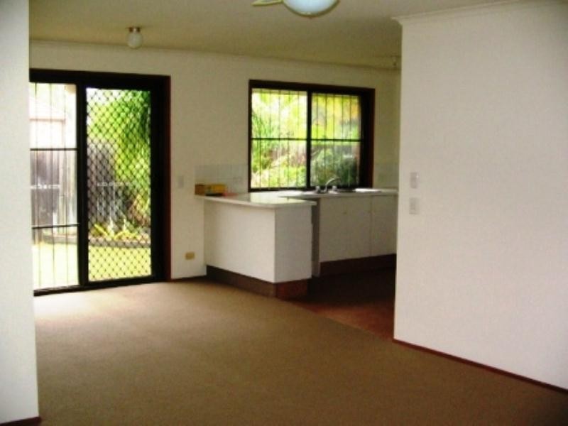 1/18 Galloway Drive, Ashmore QLD 4214