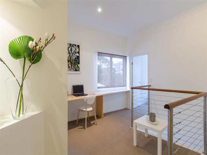 2/27 Norfolk Avenue, Surfers Paradise QLD 4217