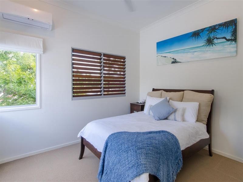 2/27 Norfolk Avenue, Surfers Paradise QLD 4217