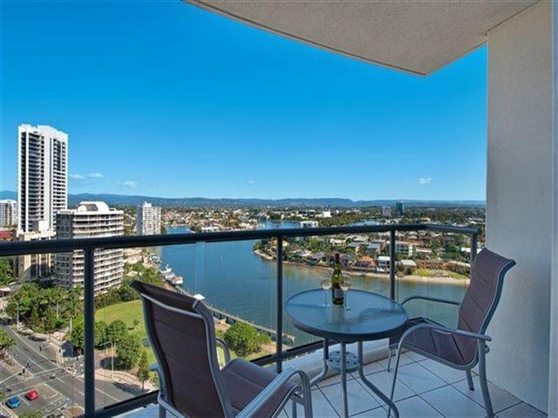 23 Ferny Avenue, Surfers Paradise QLD 4217