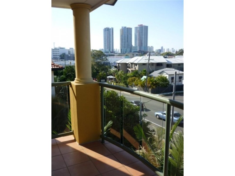 13/7-11 Johnston Street, Southport QLD 4215