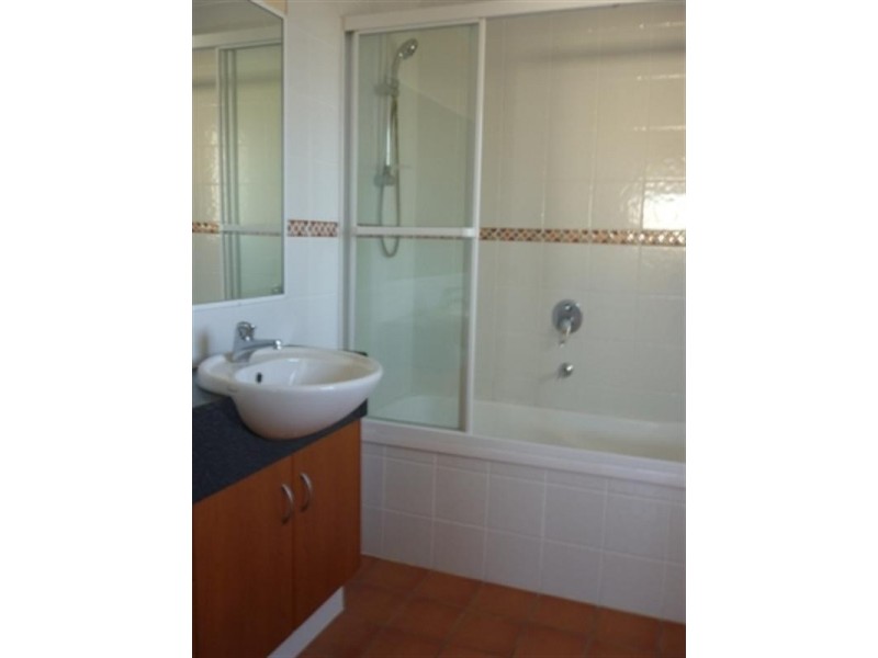 13/7-11 Johnston Street, Southport QLD 4215