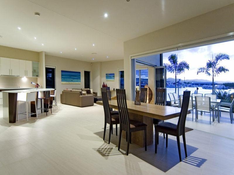 Hope Island QLD 4212