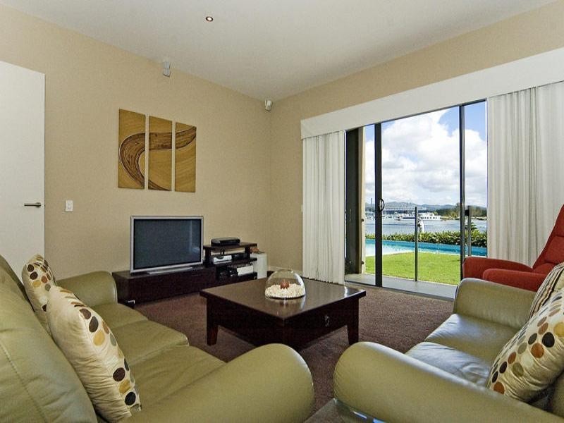 Hope Island QLD 4212