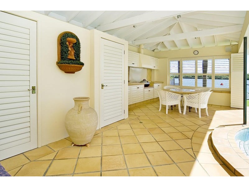 Paradise Point QLD 4216