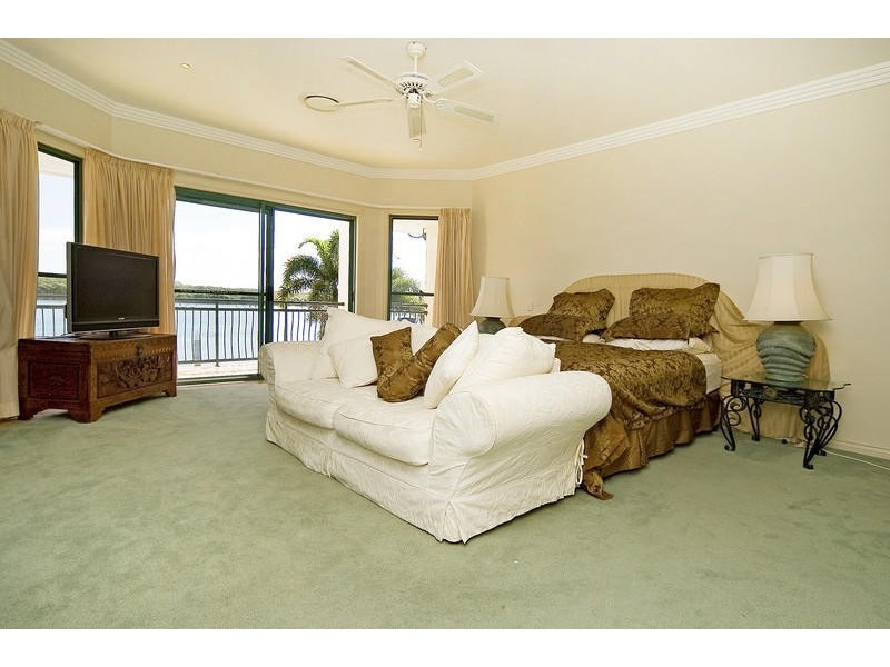 Paradise Point QLD 4216