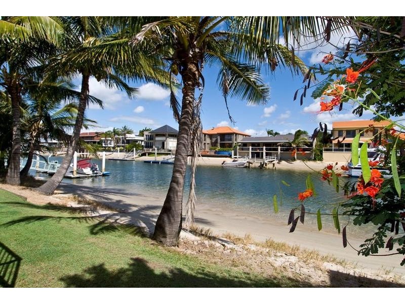 Main Beach QLD 4217