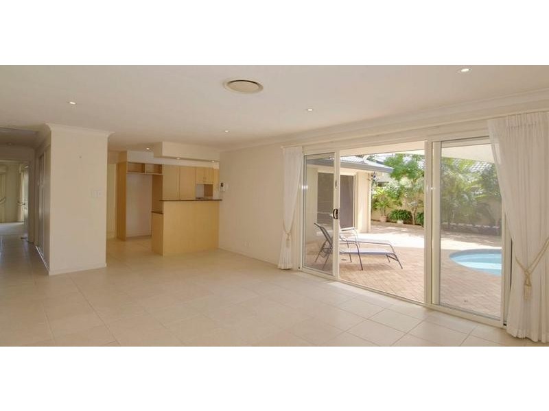 Main Beach QLD 4217
