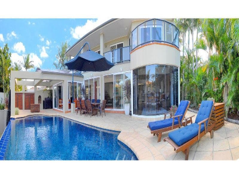 5 Charolais Crescent, Benowa QLD 4217