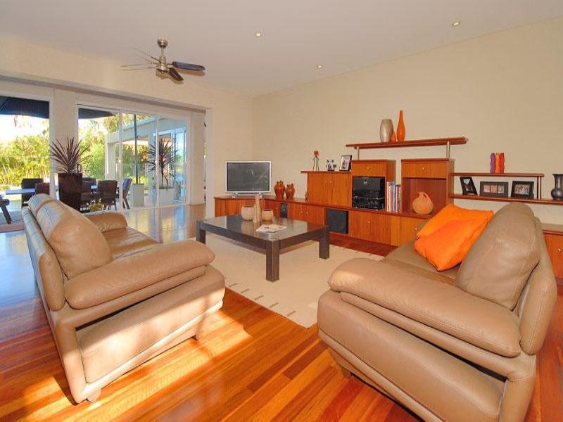 5 Charolais Crescent, Benowa QLD 4217