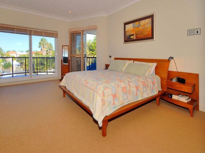 5 Charolais Crescent, Benowa QLD 4217