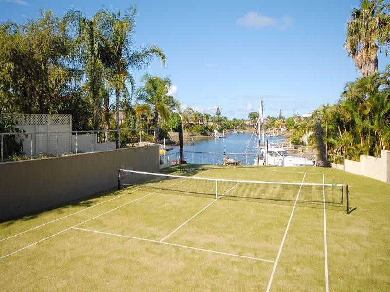 5 Charolais Crescent, Benowa QLD 4217