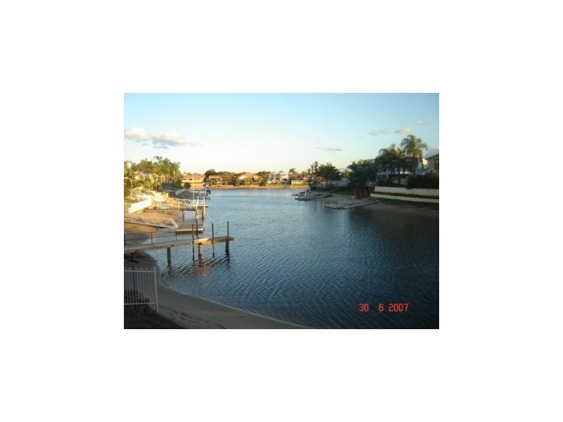 6 Cessnock Close, Mermaid Waters QLD 4218