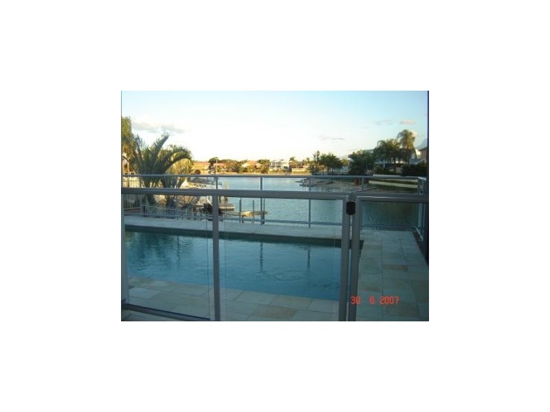 6 Cessnock Close, Mermaid Waters QLD 4218