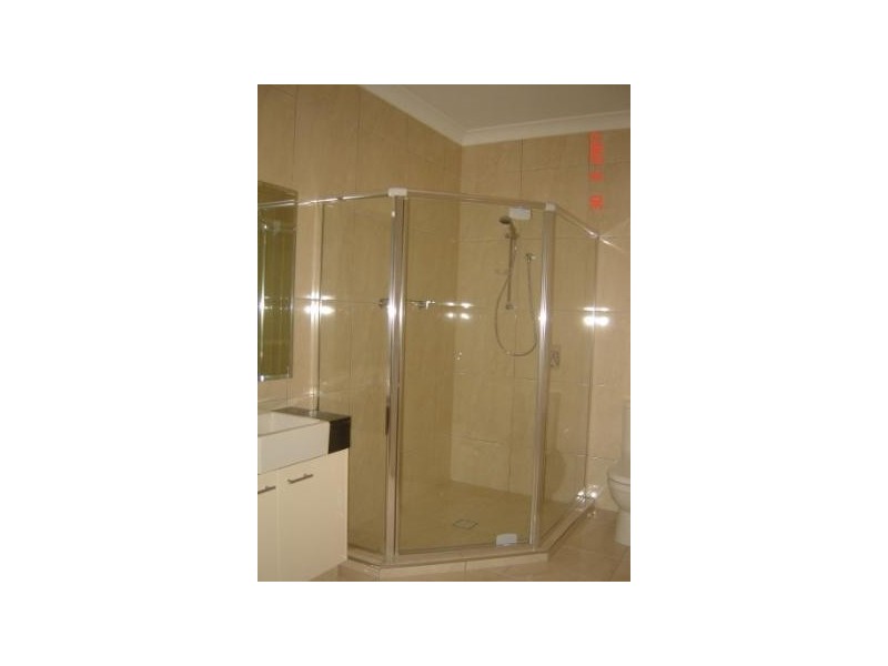 6 Cessnock Close, Mermaid Waters QLD 4218