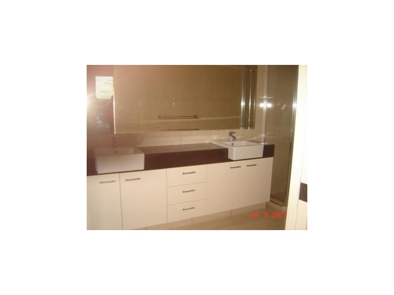 6 Cessnock Close, Mermaid Waters QLD 4218