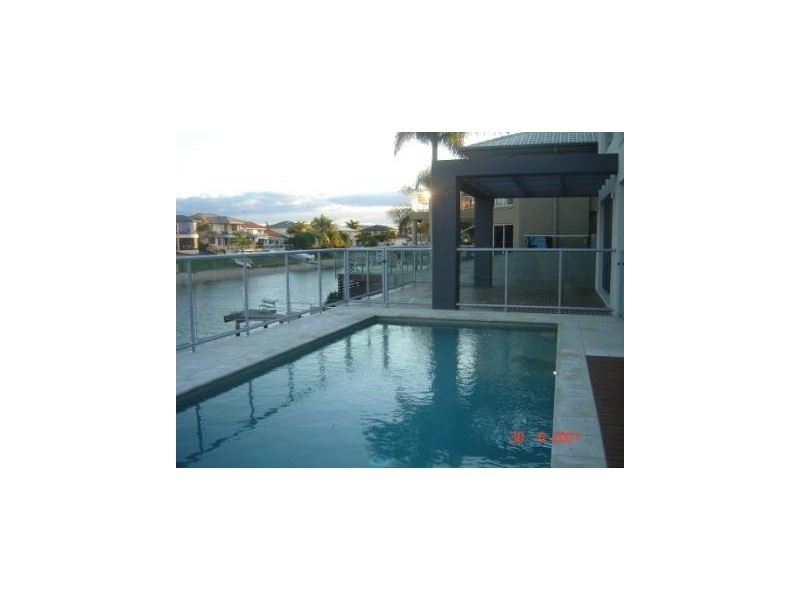 6 Cessnock Close, Mermaid Waters QLD 4218