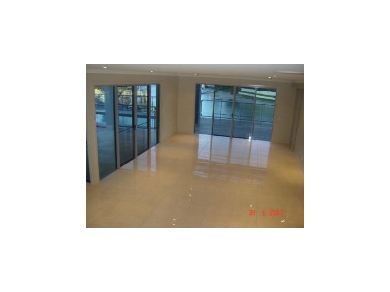 6 Cessnock Close, Mermaid Waters QLD 4218