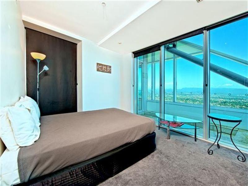 9 Hamilton Avenue, Surfers Paradise QLD 4217