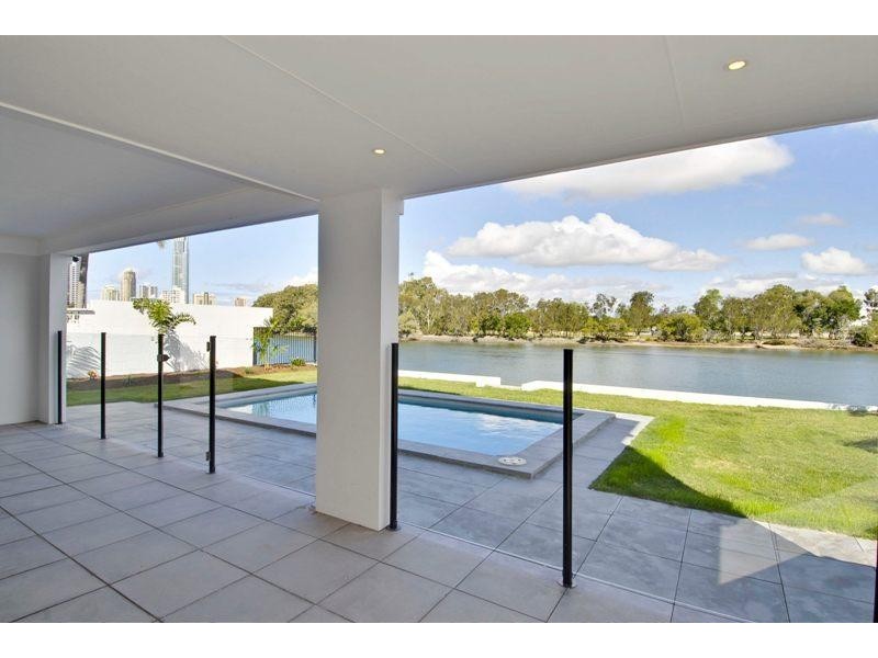 Chevron Island QLD 4217