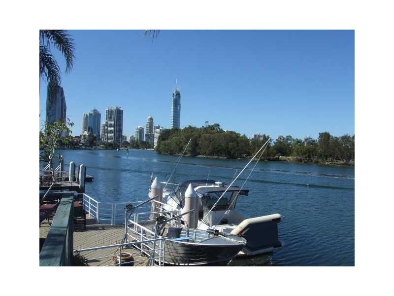 Chevron Island QLD 4217
