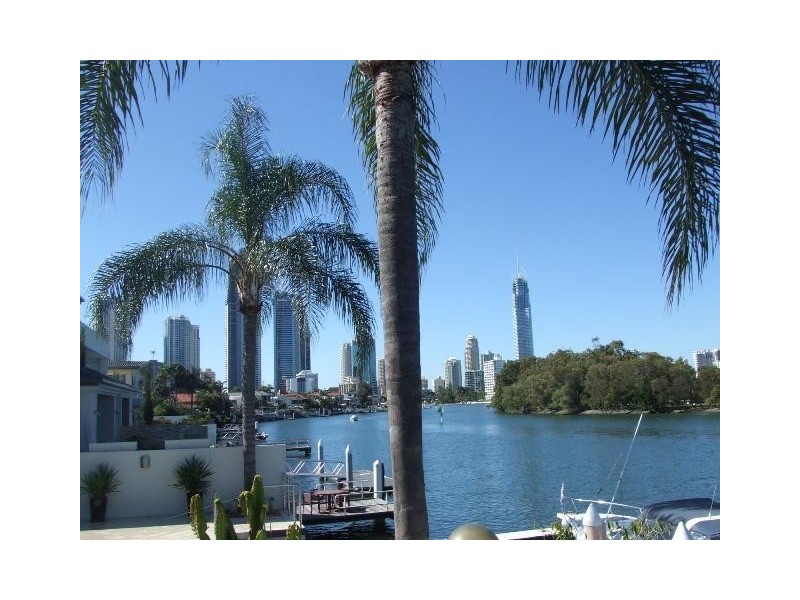 Chevron Island QLD 4217