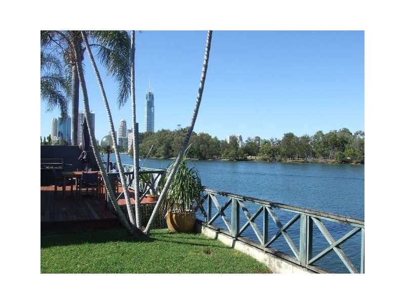 Chevron Island QLD 4217