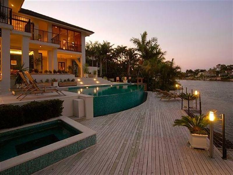 20 Marseille Court, Sorrento QLD 4217