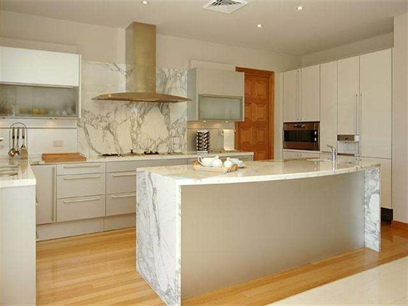 20 Marseille Court, Sorrento QLD 4217