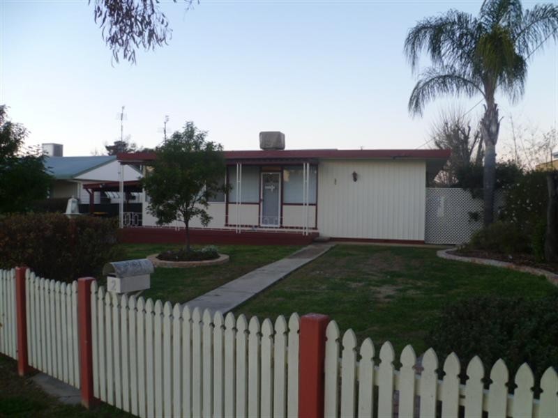 2 Terry Street, Tamworth NSW 2340