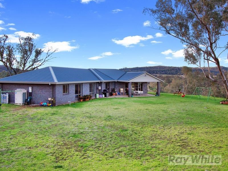 8 Pindari Drive, Tamworth NSW 2340