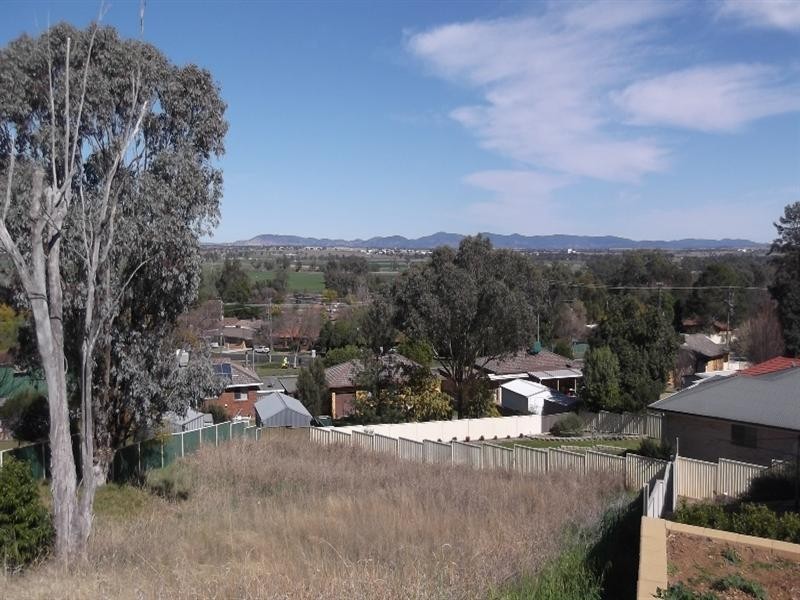 27 Woodbry Crescent, Tamworth NSW 2340