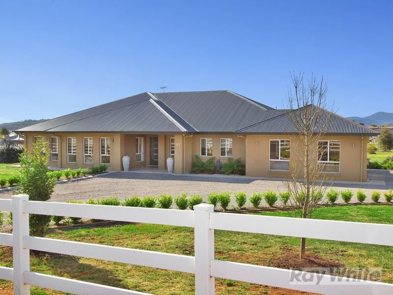 31 Sequoia Drive, Tamworth NSW 2340