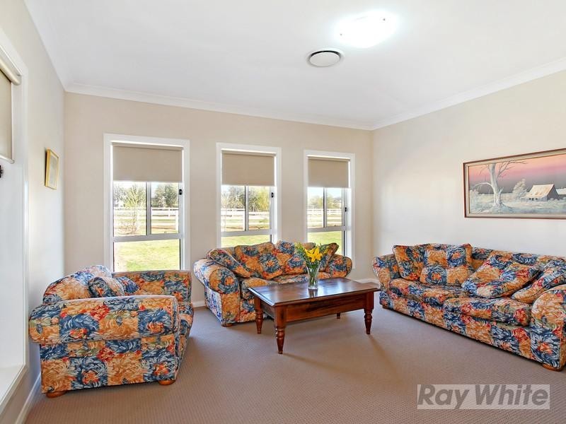 31 Sequoia Drive, Tamworth NSW 2340