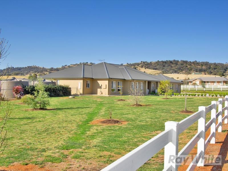 31 Sequoia Drive, Tamworth NSW 2340