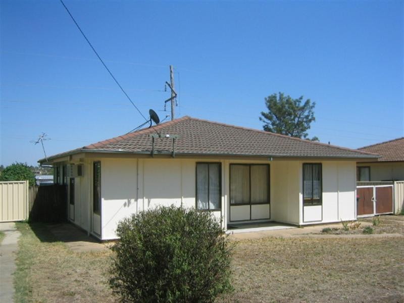 26 Sue Crescent, Tamworth NSW 2340