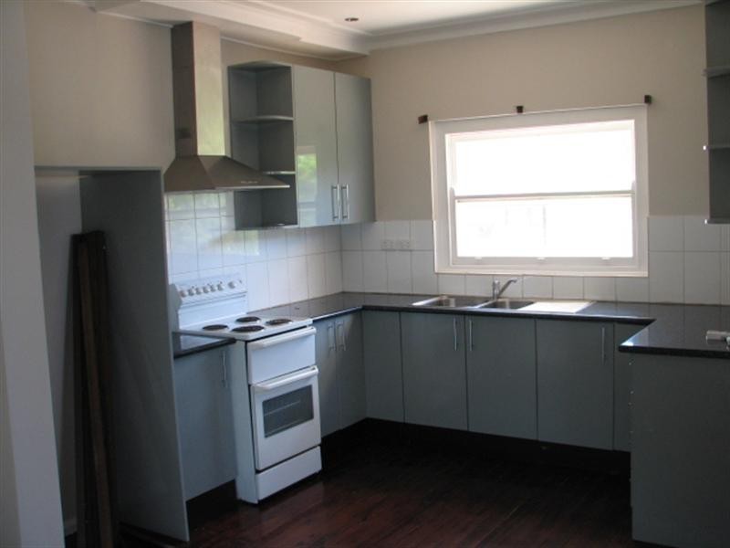 30 Peel Street, Tamworth NSW 2340