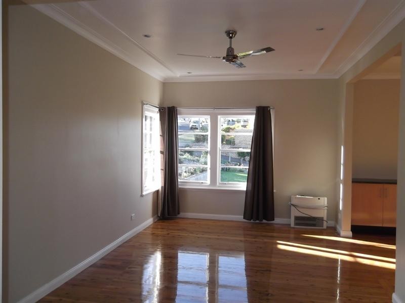 130 Crown Street, West Tamworth NSW 2340