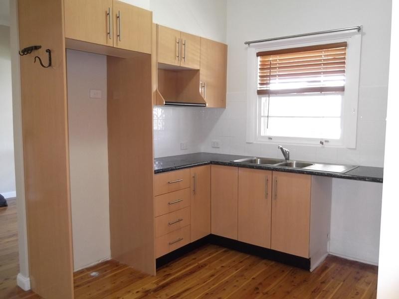 130 Crown Street, West Tamworth NSW 2340