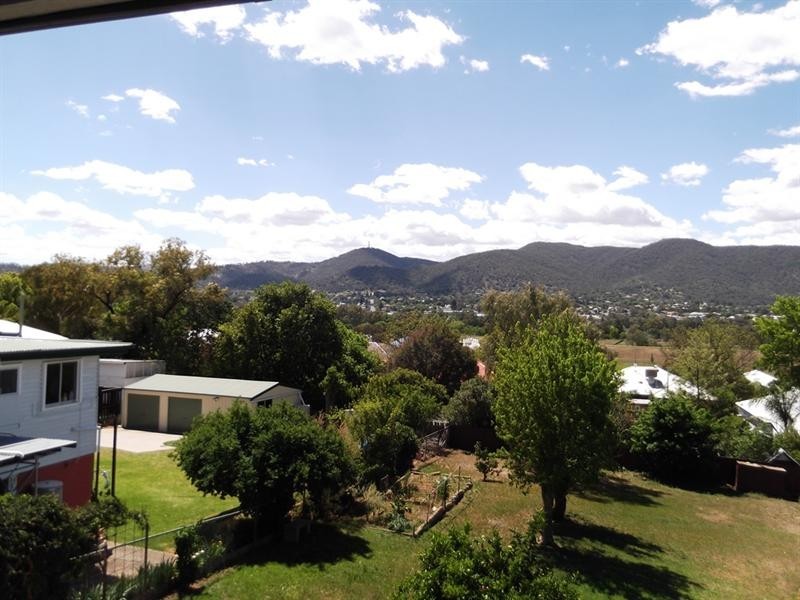 130 Crown Street, West Tamworth NSW 2340