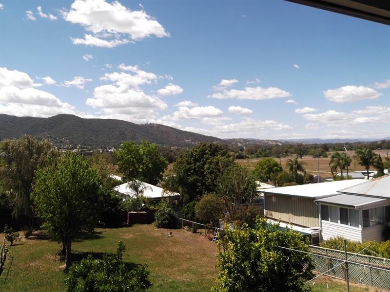 130 Crown Street, West Tamworth NSW 2340