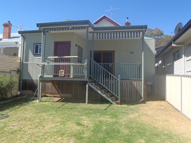 UPPER STREET, East Tamworth NSW 2340